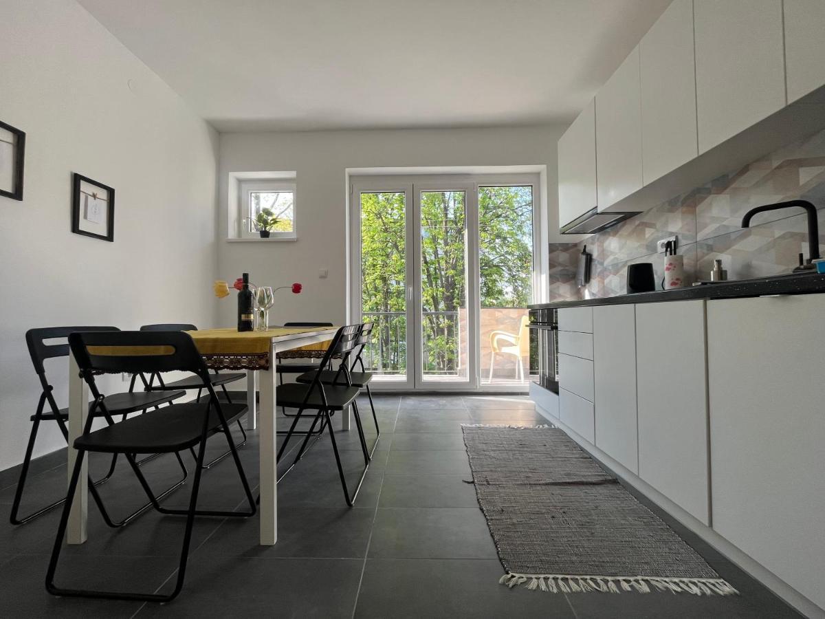 Apartment Lala ซอมโบร์ ภายนอก รูปภาพ