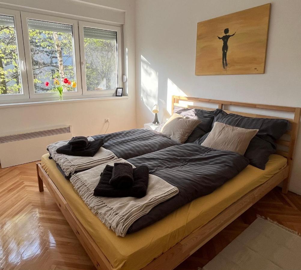 Apartment Lala ซอมโบร์ ภายนอก รูปภาพ