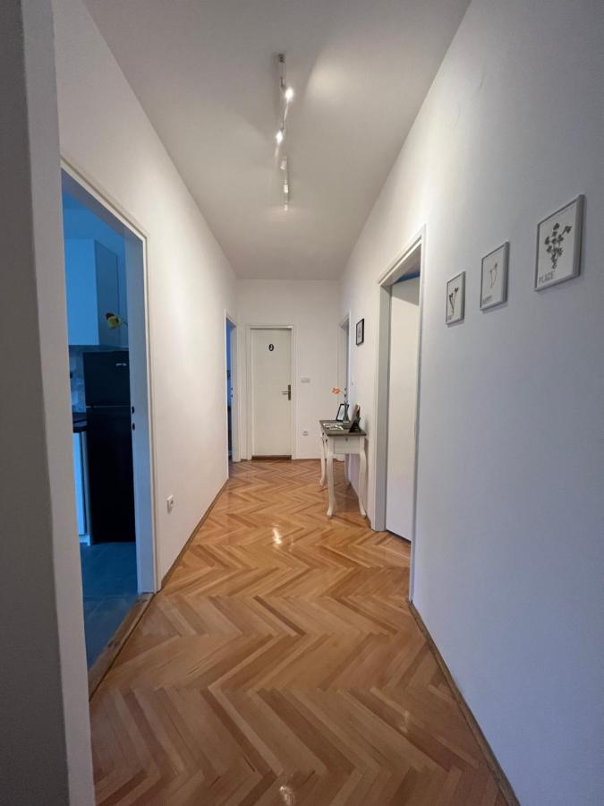 Apartment Lala ซอมโบร์ ภายนอก รูปภาพ
