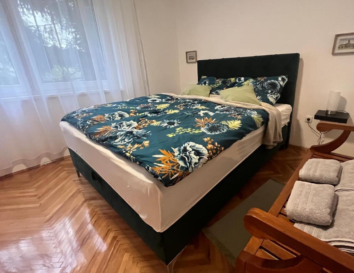 Apartment Lala ซอมโบร์ ภายนอก รูปภาพ
