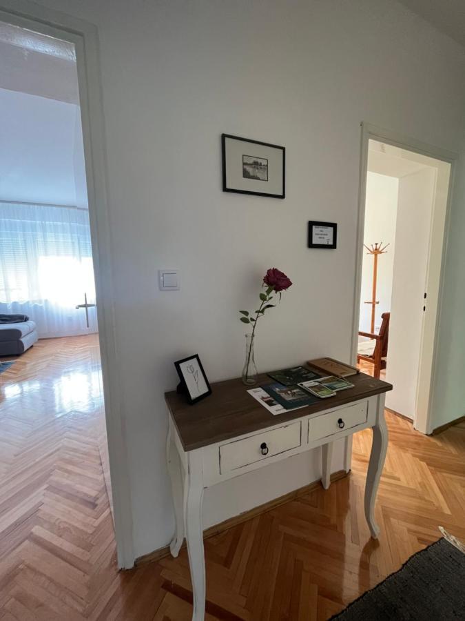 Apartment Lala ซอมโบร์ ภายนอก รูปภาพ